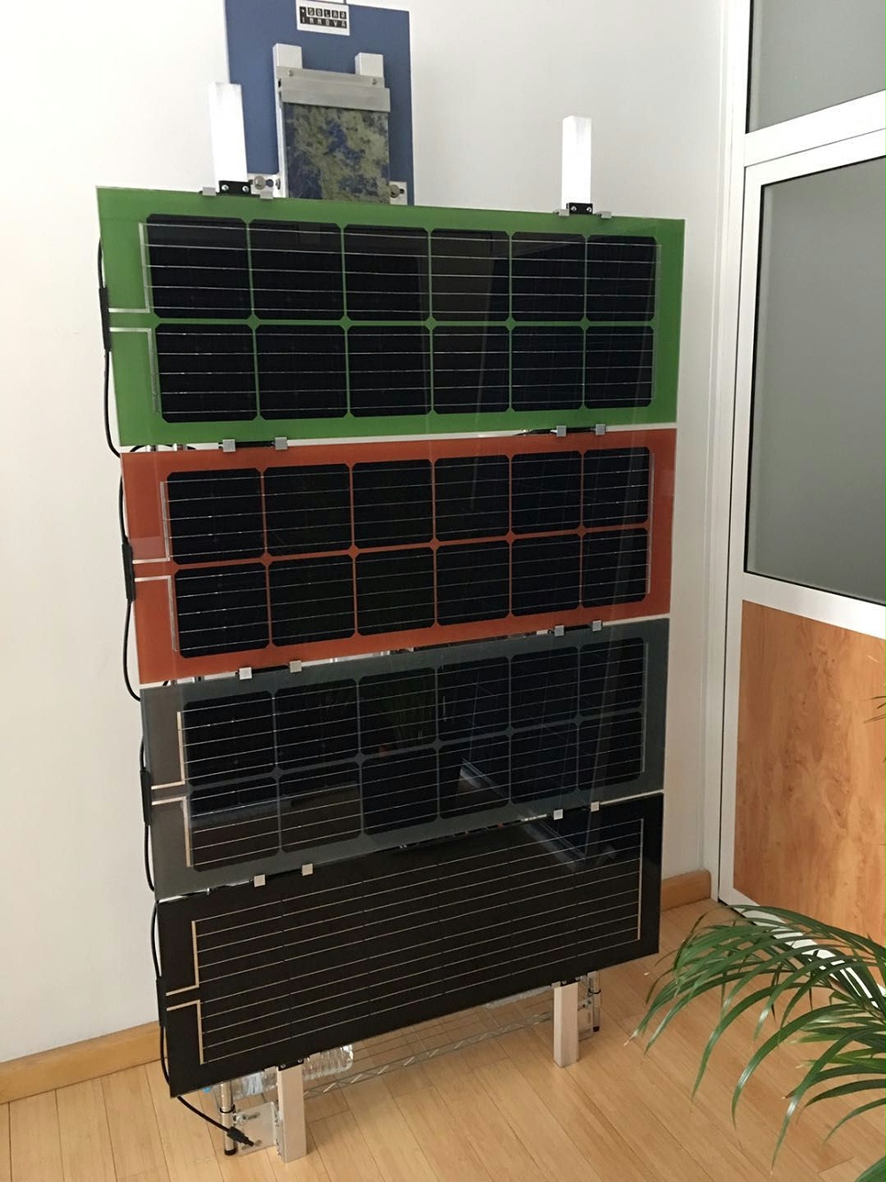 阳光房太阳能电池板